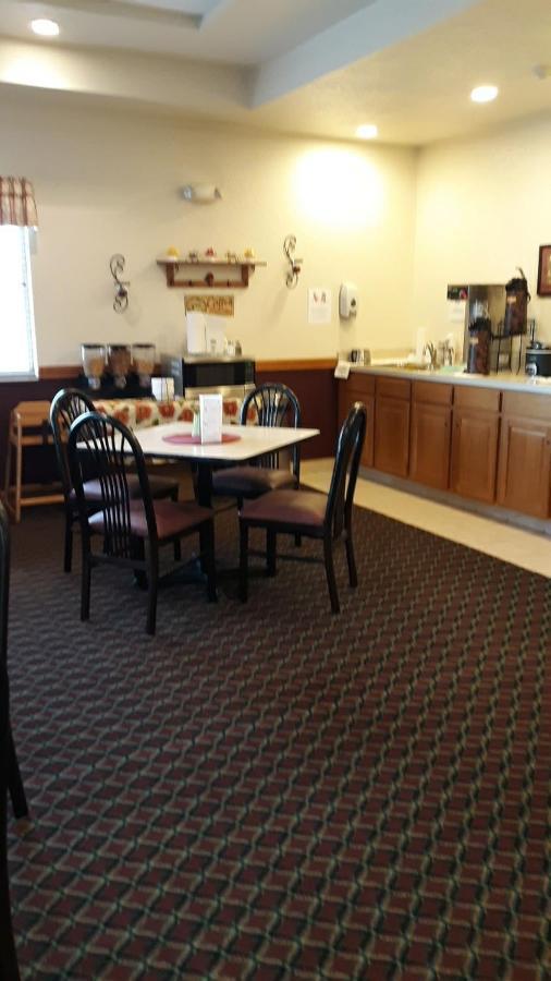 Herington Inn And Suites Exterior foto